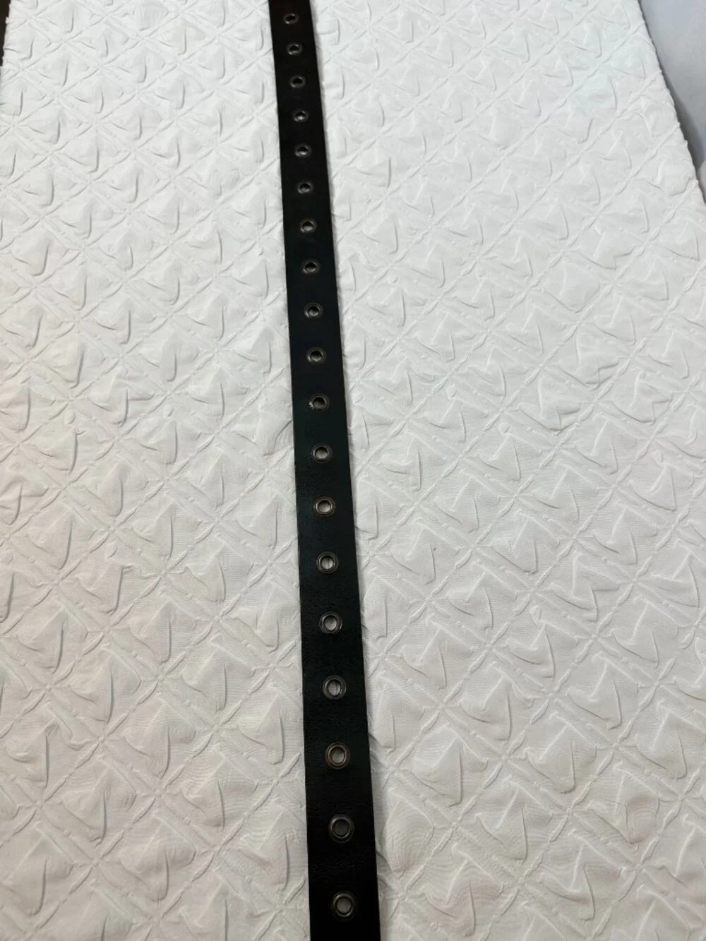 Levi’s Black Genuine Leather Single Grommet Belt Size 40 Western Preppy Utility